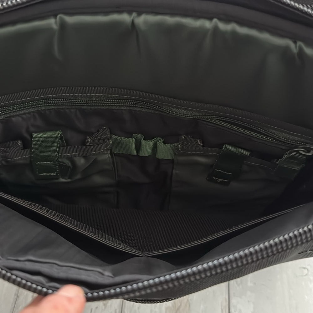 Targus Computer Bag. Black. Approximately 13x15x2… - image 5